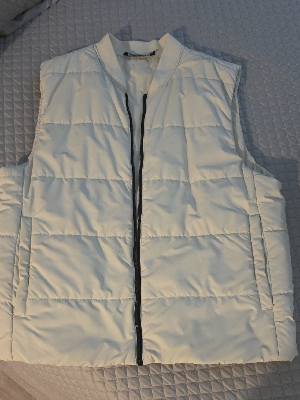 Zara White Quilted Vest with Black Zip Trim